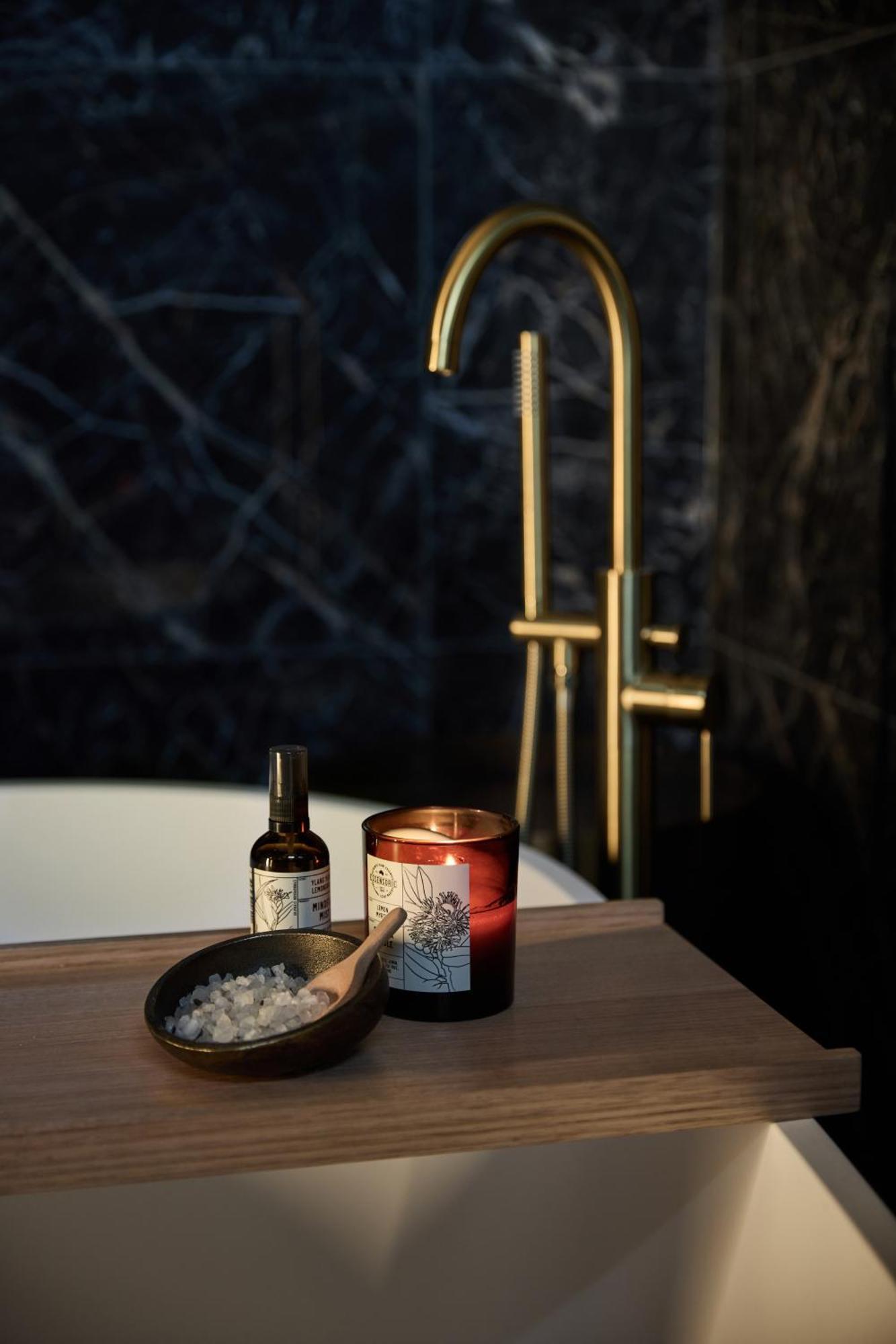 Adina Apartment Hotel Melbourne, Pentridge ภายนอก รูปภาพ